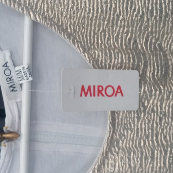 White and gold Top - Picture 3 of 5